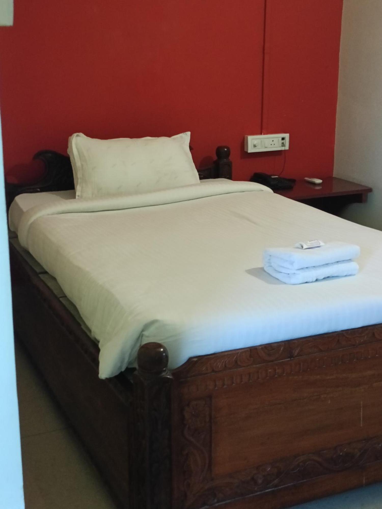 Hotel Bhargav Γουβαχάτι Εξωτερικό φωτογραφία